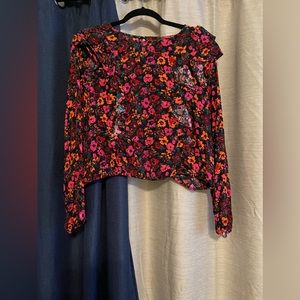 *BRAND NEW* Floral Long Sleeve Top